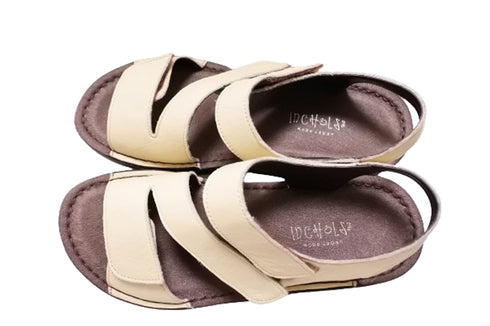 【インコルジェ4210 アイボリー】トリプルベルトサンダル