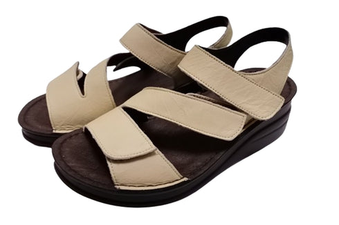 【インコルジェ4210 アイボリー】トリプルベルトサンダル