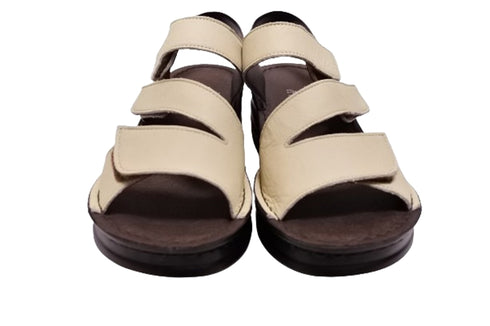 【インコルジェ4210 アイボリー】トリプルベルトサンダル