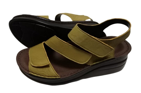 【インコルジェ4210 カーキ】トリプルベルトサンダル