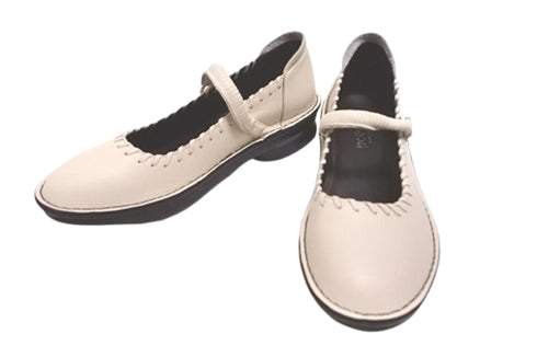 【インコルジェ5004 アイボリー】シングルステッチストラップシューズ