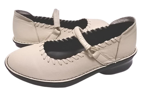 【インコルジェ5004 アイボリー】シングルステッチストラップシューズ