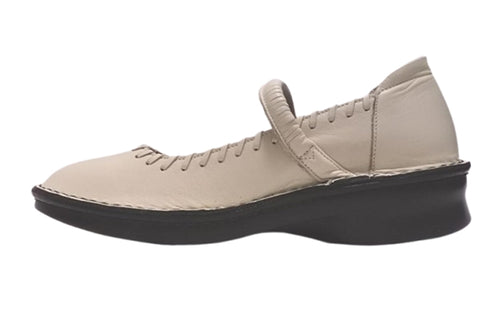 【インコルジェ5004 アイボリー】シングルステッチストラップシューズ