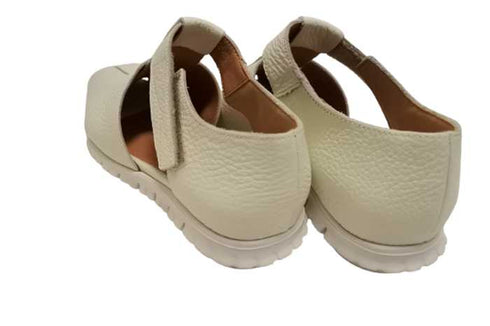 【arui_toe 5080 オフホワイト】本革軽量グルカサンダル