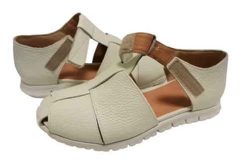 【arui_toe 5080 オフホワイト】本革軽量グルカサンダル