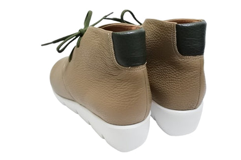 【arui_toe 5081 グレージュ】本革軽量厚底チャッカブーツ