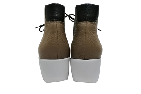 【arui_toe 5081 グレージュ】本革軽量厚底チャッカブーツ
