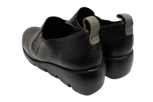 【arui_toe 5082 ブラック】本革軽量厚底スリッポンシューズ