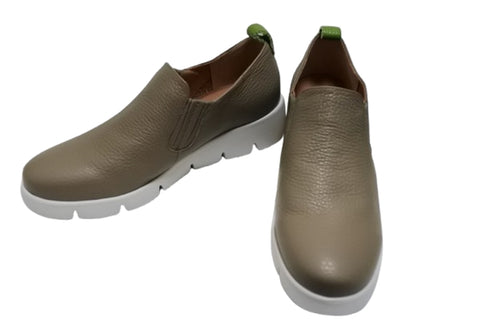 【arui_toe 5082 ダークベージュ】本革軽量厚底スリッポンシューズ