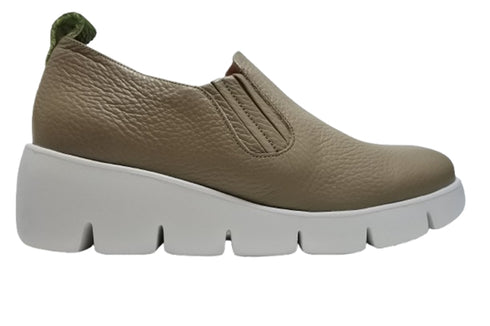 【arui_toe 5082 ダークベージュ】本革軽量厚底スリッポンシューズ