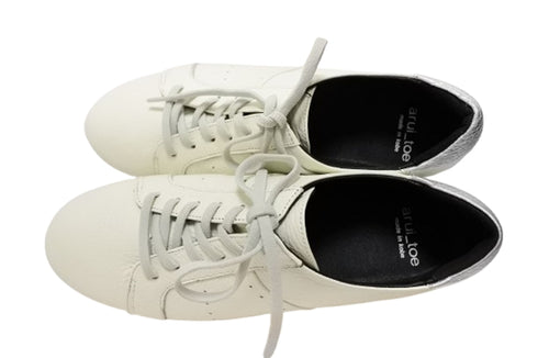 【arui_toe 57502 オフホワイト】本革コンフォートスニーカー