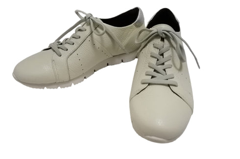 【arui_toe 57502 オフホワイト】本革コンフォートスニーカー