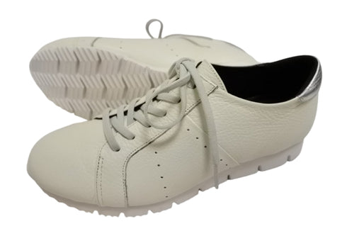 【arui_toe 57502 オフホワイト】本革コンフォートスニーカー