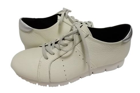 【arui_toe 57502 オフホワイト】本革コンフォートスニーカー