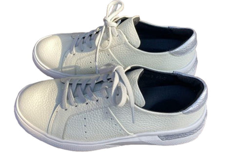 【arui_toe 57503 オフホワイト】イタリア産レザーコンフォートスニーカー