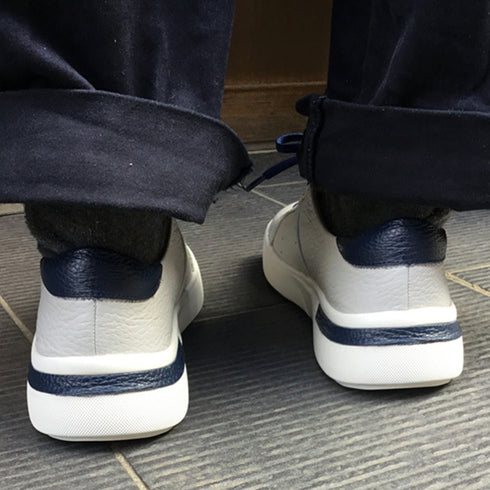 【arui_toe 57503 オフホワイトネイビー】イタリア産レザーコンフォートスニーカー