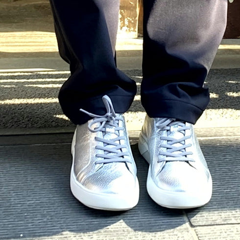 【arui_toe 57503 オフホワイトネイビー】イタリア産レザーコンフォートスニーカー