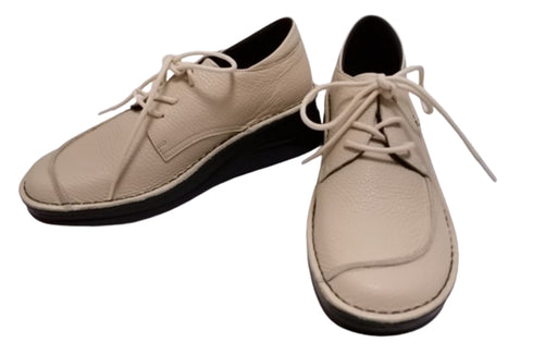 【インコルジェ7085 アイボリー】本革靴紐デザインシューズ