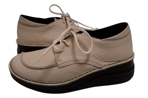 【インコルジェ7085 アイボリー】本革靴紐デザインシューズ