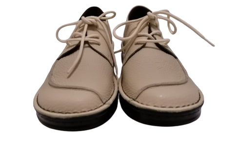 【インコルジェ7085 アイボリー】本革靴紐デザインシューズ