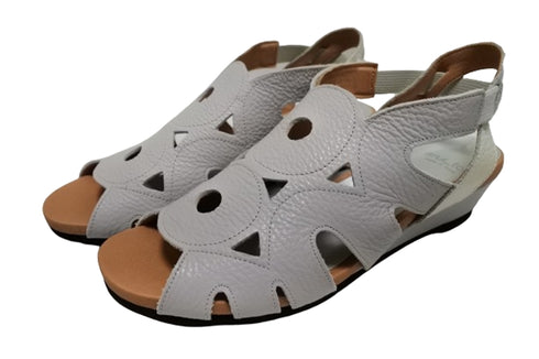 【arui_toe 7641 アイスグレー】伸縮ゴムバックストラップ本革コンフォートサンダル
