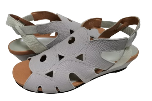 【arui_toe 7641 アイスグレー】伸縮ゴムバックストラップ本革コンフォートサンダル