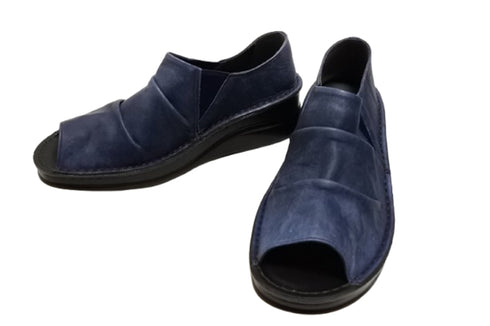 【インコルジェ 8294 ネイビー】オープントゥくしゅくしゅシューズサンダル