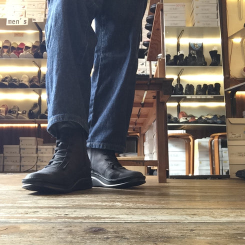 【インコルジェ 8468 パープル】本革クロスベルトカジュアルショートブーツ