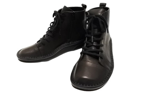 【インコルジェ 8674 ブラック】靴紐ショートブーツ