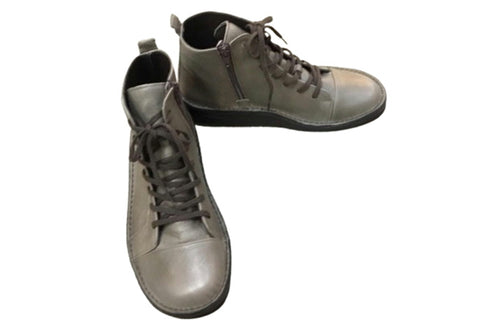 【インコルジェ 8674 グレー】靴紐ショートブーツ