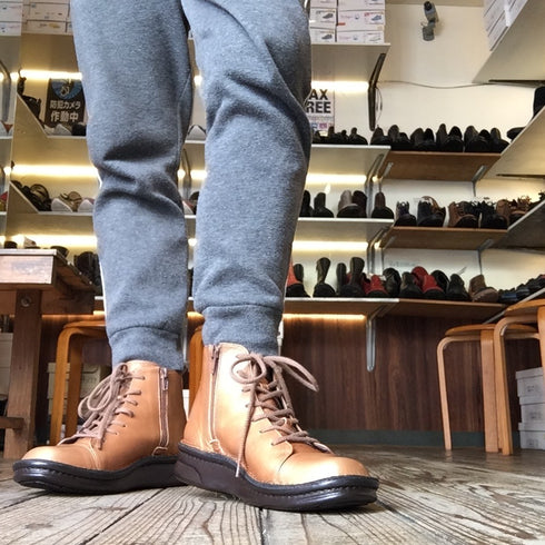 【インコルジェ 8674 ブラック】靴紐ショートブーツ