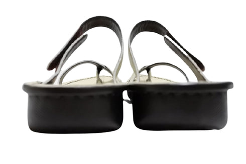 【インコルジェ8825 シャンパンゴールド】甲ストラップで、足元をしっかり安定させるトングサンダル