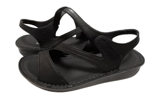 【インコルジェ 8888 ブラック】バックストラップフラットサンダル