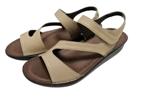 【インコルジェ 8888 オークベージュ】バックストラップフラットサンダル