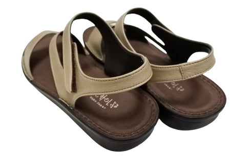 【インコルジェ 8888 オークベージュ】バックストラップフラットサンダル