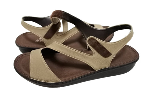 【インコルジェ 8888 オークベージュ】バックストラップフラットサンダル