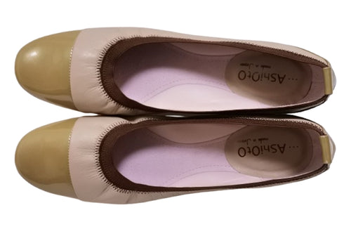 【…AShiOtO A3233 ベージュエナメル】超軽量 約110g 牛革ボロネーゼバレエパンプス