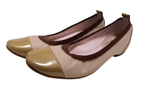【…AShiOtO A3233 ベージュエナメル】超軽量 約110g 牛革ボロネーゼバレエパンプス