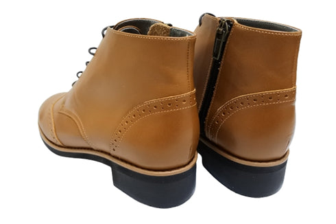 【…AShiOtO A91330 ブラウン】サイドジップメダリオンチャッカーブーツ モデルサイズ