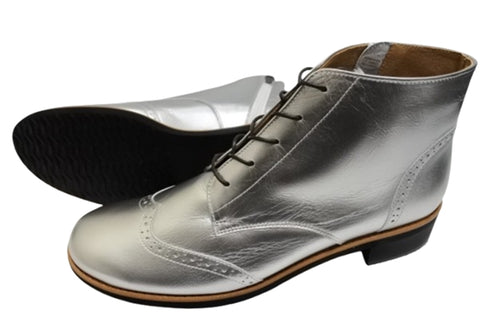 【…AShiOtO A91330 シルバー】サイドジップメダリオンチャッカーブーツ モデルサイズ