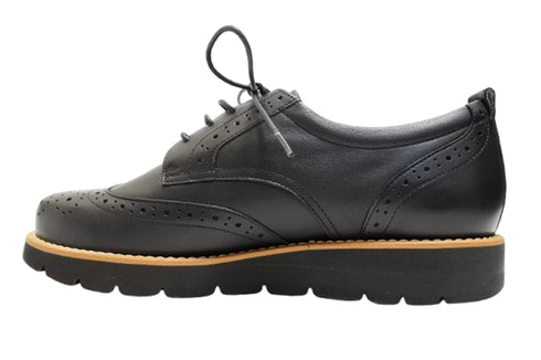 【…AShiOtO KOBE02 ブラック(モデルサイズ)】超軽量国産牛革ウイングチップシューズ