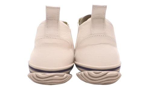 【SPINGLE SP442 ホワイト/ネイビー】カンガルー革ミドルカットサイドゴア