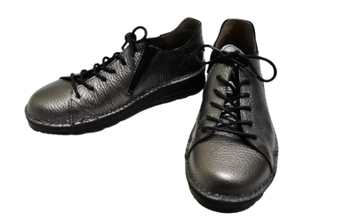 【TODAY'S T7091S ダークシルバー】シュリンクレザーサイドジップスニーカー レディース