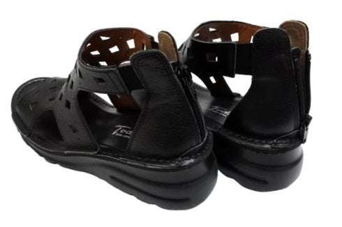 【TODAY's 0105 ブラック】幅広4E本革コンフォートメッシュサンダル