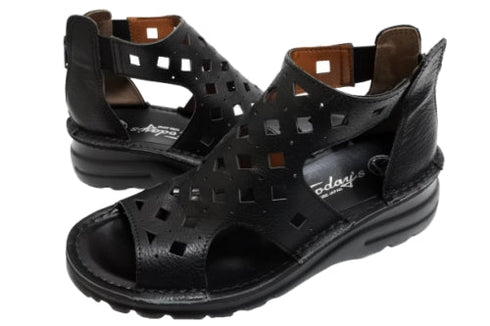 【TODAY's 0105 ブラック】幅広4E本革コンフォートメッシュサンダル