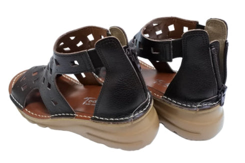 【TODAY's 0105 ダークブラウン】幅広4E本革コンフォートメッシュサンダル