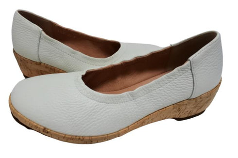 【arui_toe 1100 オフホワイト】伸縮ゴムの本革コンフォートスリッポン