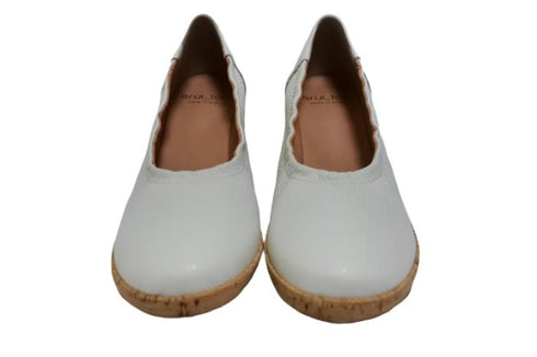 【arui_toe 1100 オフホワイト】伸縮ゴムの本革コンフォートスリッポン