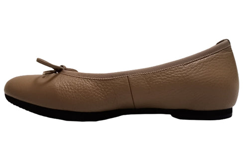 【arui_toe 1701 グレージュ】リボンモチーフ本革パンプス