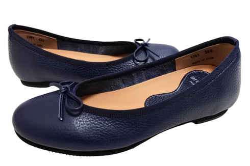 【arui_toe 1701 ネイビー】リボンモチーフ本革パンプス